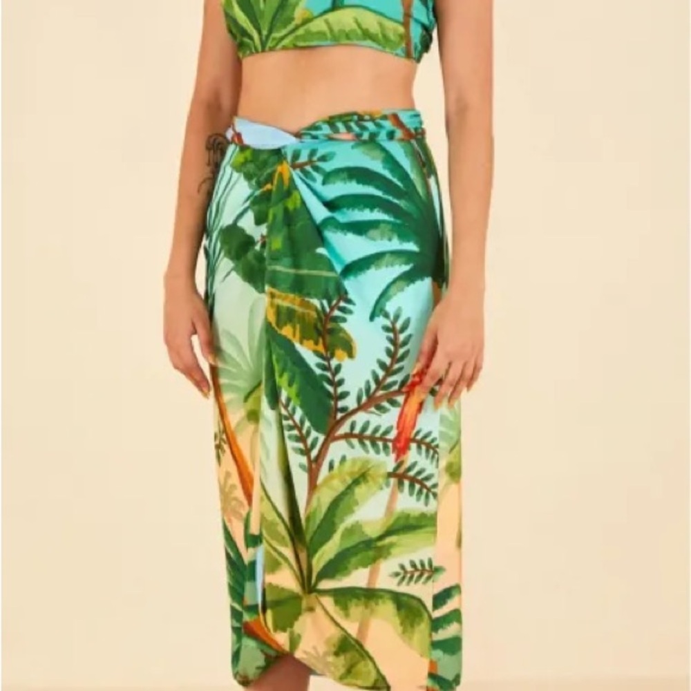 ✨ FARM Rio Reversible Tropical Set – Banana Leaves Skirt + Tie Top (2-in-1!)
